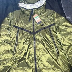 Nike tech fleece , winter coat, size xl , green